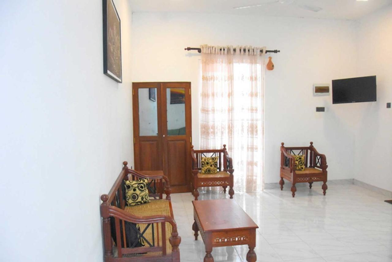 Thinaya Lake Resort อนุราธปุระ ภายนอก รูปภาพ
