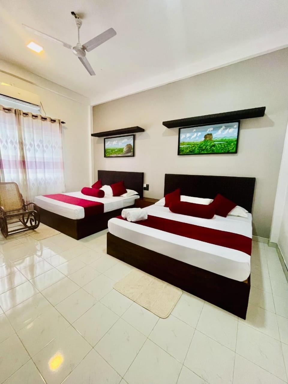 Thinaya Lake Resort อนุราธปุระ ภายนอก รูปภาพ